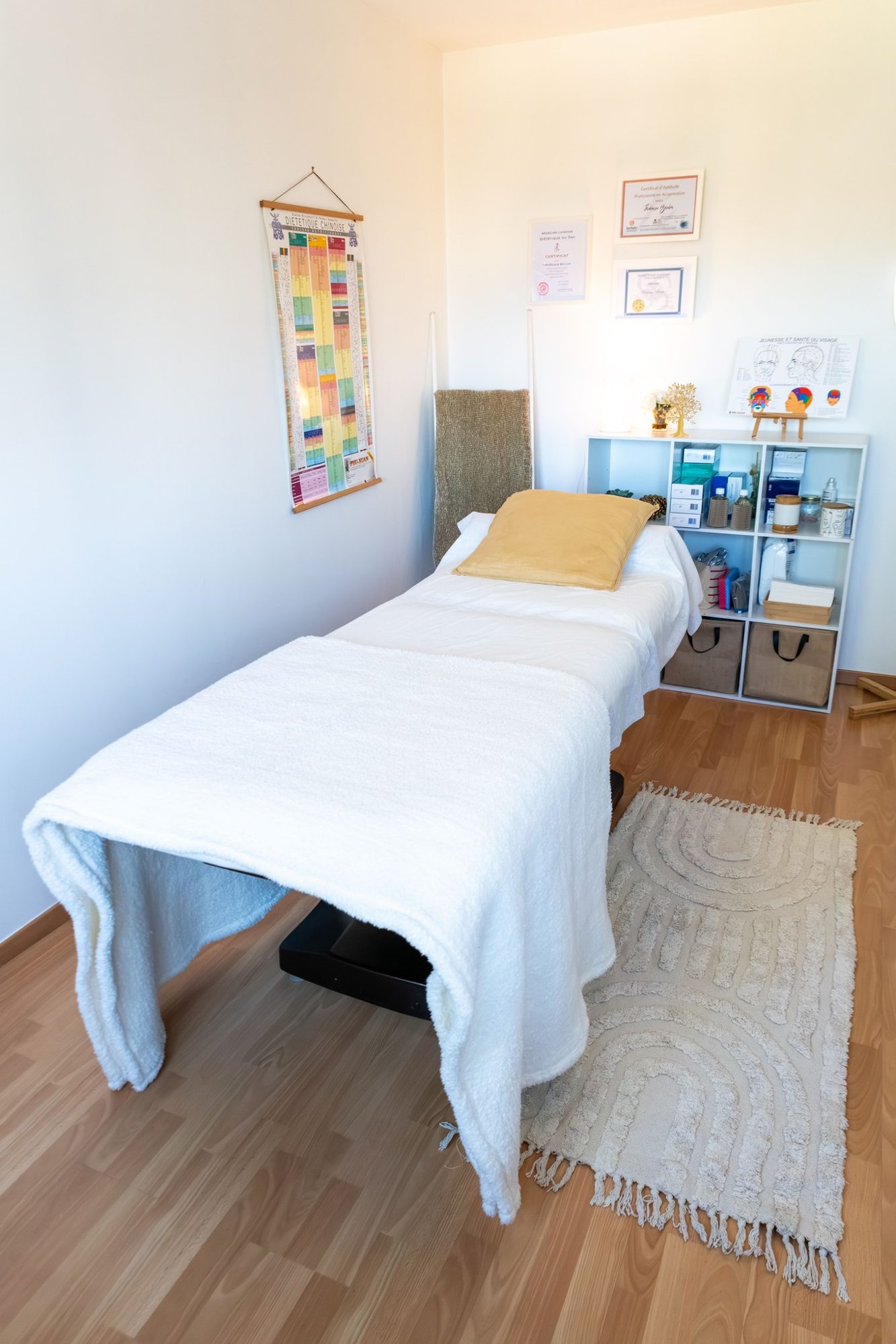 Table de massage du cabinet de Frédérique Bruler